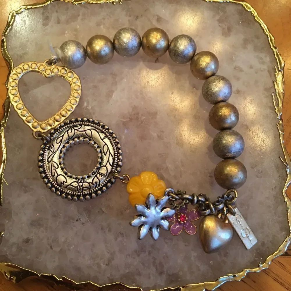 JESSICA SIMPSON Charm Bracelet - Picture 4 of 16
